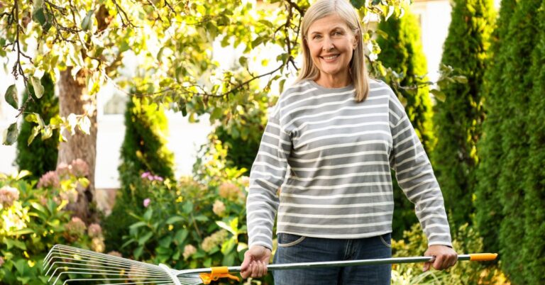 Independent Living: Freedom From Yard Work For Seniors 1 Senior-Resident-Happy-Gardeing-In-An-Independent-Living-Community